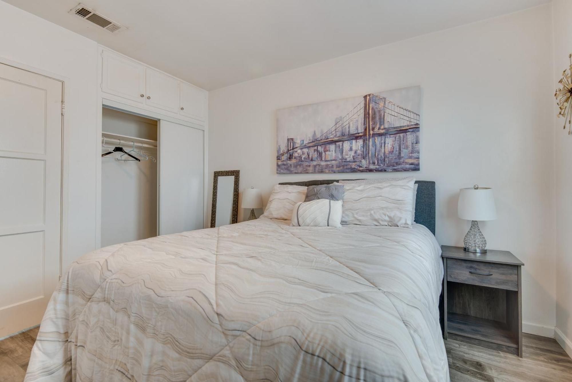 Nuys Abode With Patio, 7 Mi To Universal Apartment *