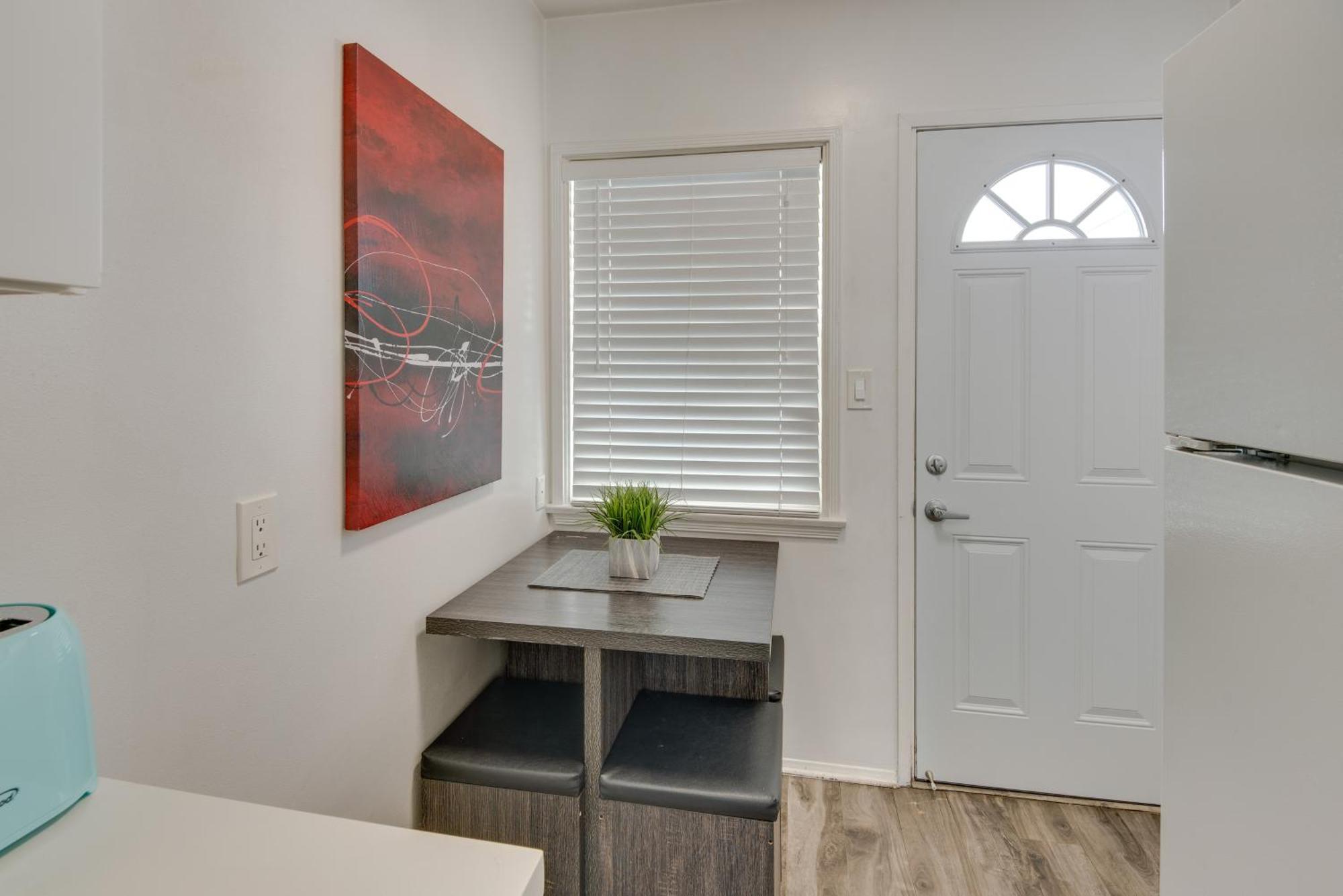 Nuys Abode With Patio, 7 Mi To Universal Apartment